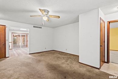 2108 Austin Dr, Springfield, IL 62704 - photo 6