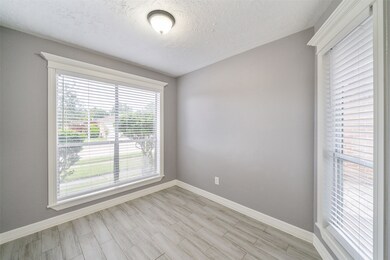 7859 Gatehouse Dr, Houston, TX 77040 - photo 4