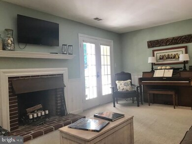 2013 Gervais Dr, Falls Church, VA 22043 - photo 5