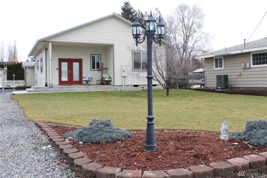 63 N Joseph Ave, East Wenatchee, WA 98802 - photo 2