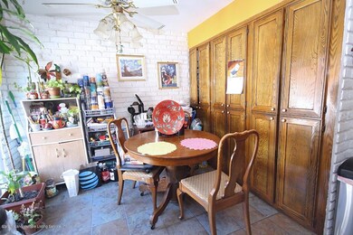 504 golf kitchen2