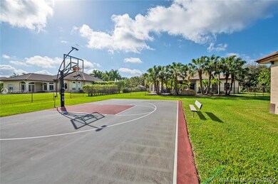 12683 N Winners Cir, Davie, FL 33330 - photo 7