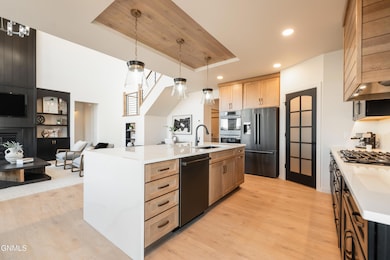 2415 Dutton Cir SE, Mandan, ND 58554 - photo 6