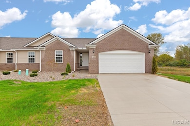 2821 Eunice Cir, Adrian, MI 49221 - photo 2