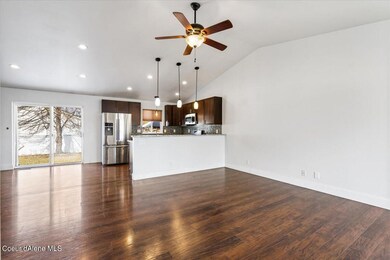 05-Entry & Living Room