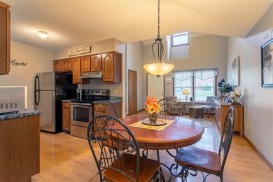 5255 W Sherwood Dr, Newburgh, IN 47630 - photo 6