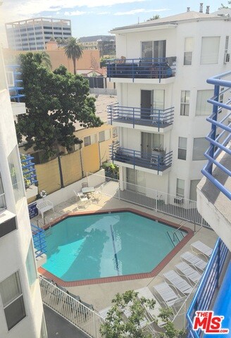 1750 N Sycamore Ave unit 210, Los Angeles, CA 90028 - photo 2