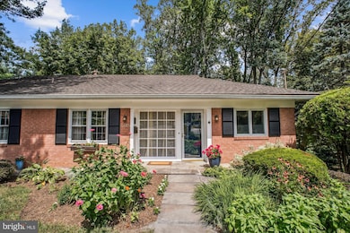 3818 N Ridgeview Rd, Arlington, VA 22207 - photo 2