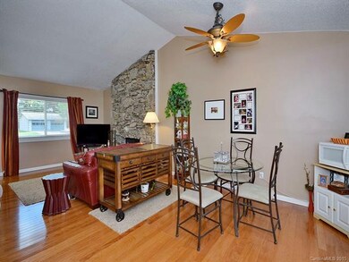 2 Apple Blossom Ln, Hendersonville, NC 28792 - photo 6