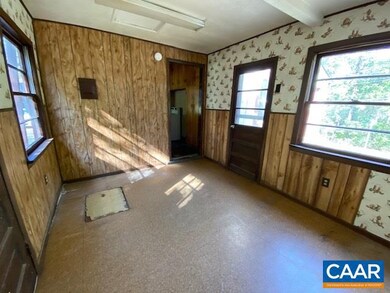 161 Old Hermitage Rd, Waynesboro, VA 22980 - photo 6