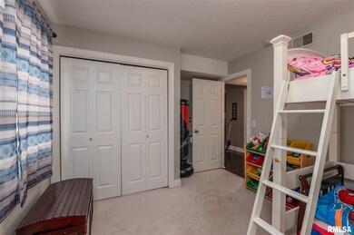 2413 W 54th St unit 9, Davenport, IA 52806 - photo 6