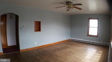 395 W Queen St, Chambersburg, PA 17201 - photo 4