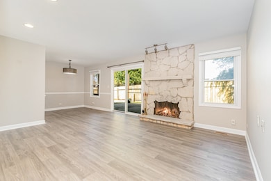 2476 Village Ct unit 2, Aurora, IL 60504 - photo 2