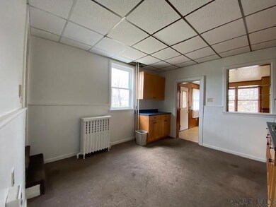 KITCHEN - UNIT 182