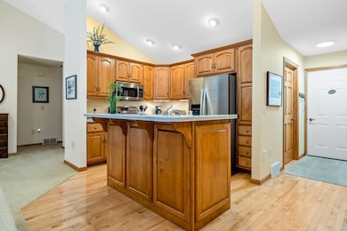 2690 Woodfield Ct, Green Bay, WI 54313 - photo 6