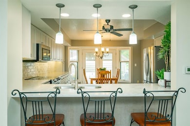 CASUAL Kitchen DINING AREA1 counter dining