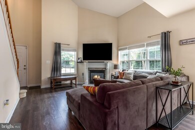 11158 Wortham Crest Cir unit 110, Manassas, VA 20109 - photo 3