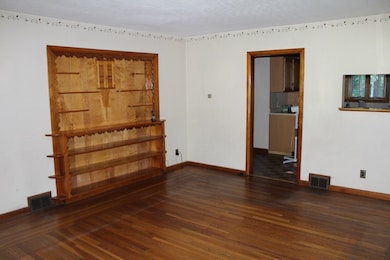 89 Elm St N, Barre, MA 01005 - photo 7