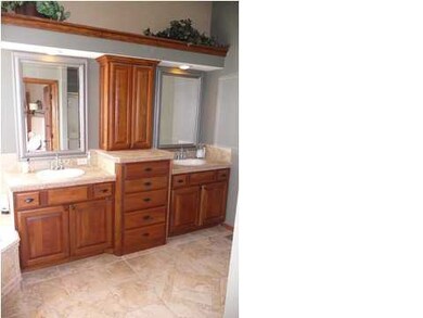 Master Bath With Lots of Cabinets