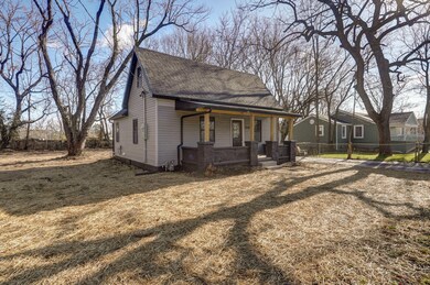 1542 N Hillcrest Ave-2