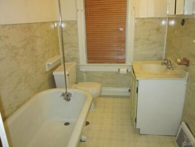 226 N 16th St unit 2, Allentown, PA 18102 - photo 3