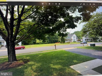 9233 Matthew Dr, Manassas Park, VA 20111 - photo 4