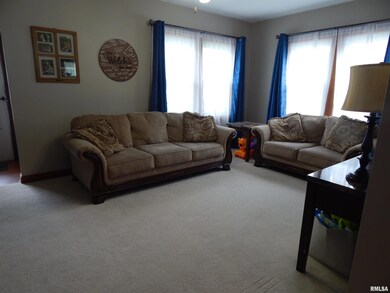 2137 3rd St, Moline, IL 61265 - photo 6