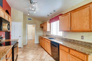 1153 N Robins Way Chandler AZ-small-005-