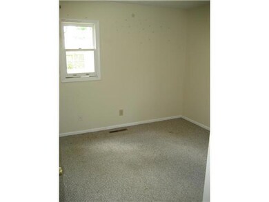 3705 Laguna Dr, Columbus, OH 43232 - photo 7