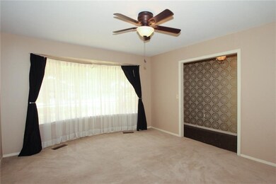 12021 Camelot Dr, Oklahoma City, OK 73120 - photo 3