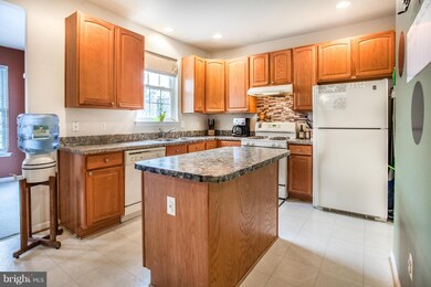 12004 Kemps Landing Cir, Manassas, VA 20109 - photo 4