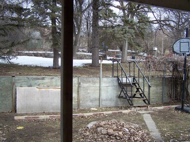 back yard<|><|>