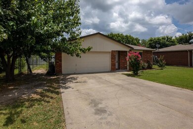 932 Mccully St, Fort Worth, TX 76108 - photo 2