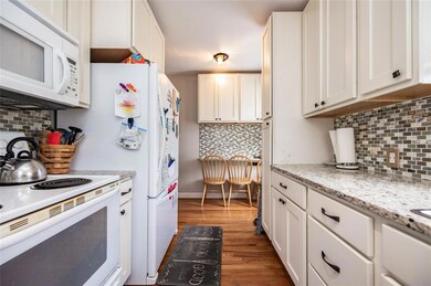 Eat in kitchen