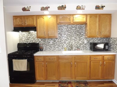 125 Pueblo Rd, Carpentersville, IL 60110 - photo 7