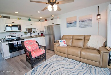 Comfortable sofa w/double reclinwes!