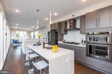 910 9th St NE unit 2, Washington, DC 20002 - photo 5