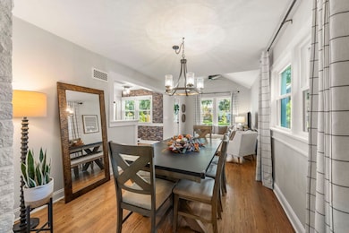 211 Crest Rd, Glen Ellyn, IL 60137 - photo 6