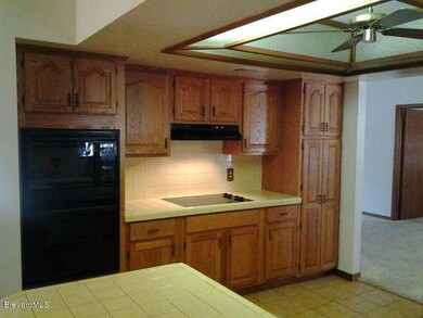 Kitchen Wall Oven & Cooktop
