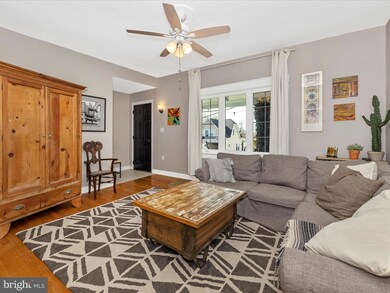 917 E C St, Brunswick, MD 21716 - photo 2