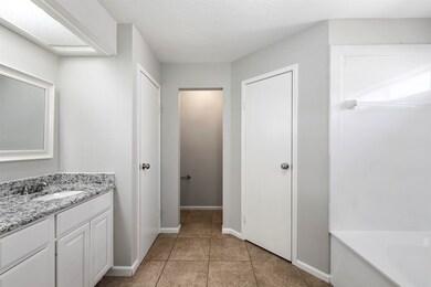 19 S White Pebble Ct, Spring, TX 77380 - photo 7