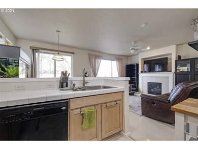 1765 SW Wright Place, Troutdale, OR 97060 - photo 4