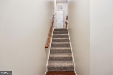 9327 Hundith Hill Ct, Lorton, VA 22079 - photo 4