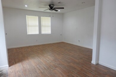 838 Grenshaw St, Houston, TX 77088 - photo 3