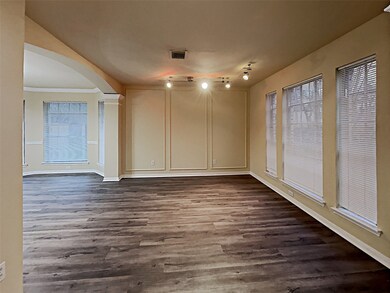 25622 Oakridge Forest Ln, Spring, TX 77386 - photo 5