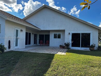 22448 Swordfish Dr, Boca Raton, FL 33428 - photo 4