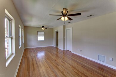 5327 Colonial Ave, Jacksonville, FL 32210 - photo 4