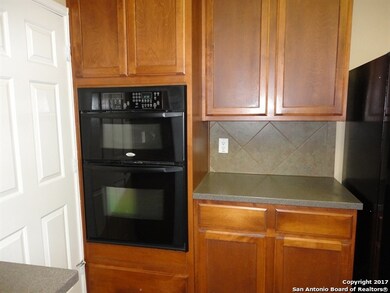 24107 Waterhole Ln, San Antonio, TX 78261 - photo 4