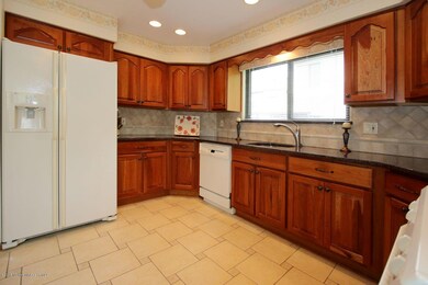 20 Kennedy Ct, North Middletown, NJ 07748 - photo 4