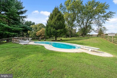 15604 Norman Dr, North Potomac, MD 20878 - photo 5